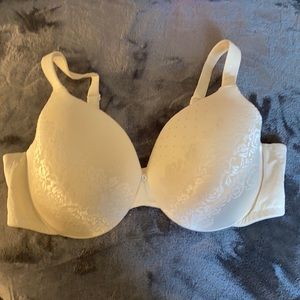 Plus size no show floral bra